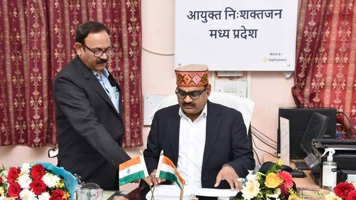 दिव्यांगजन को बैकलॉग पदों की पूर्ति और स्व-रोजगार द्वारा आत्म-निर्भर बनाया जाएगा